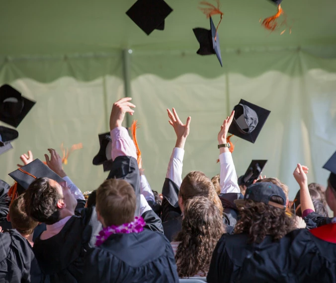 Baccalaureate pens and school promotion