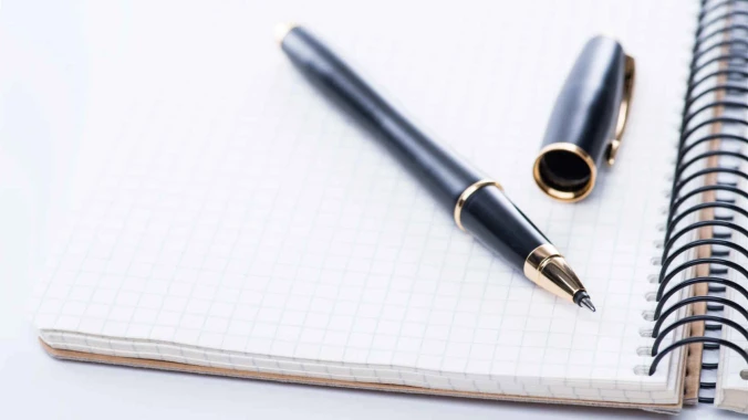 Comparison of printed and engraved promotional pens - which works better?