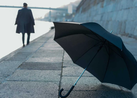 What makes an umbrella the perfect advertising medium?