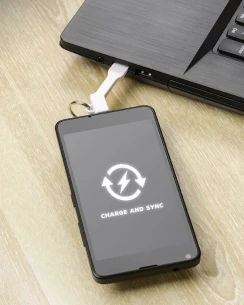 SYNC key ring iPhone 5/6 - White