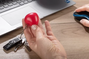 LOVE anti-stress keyring - Red