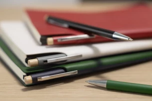 KIVO Ballpoint Pen – Black